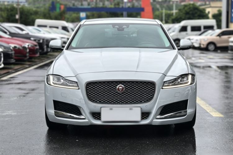 Used Jaguar XFL 2017 XFL 3.0 SC 340 PS Premium Edition Exterior 4