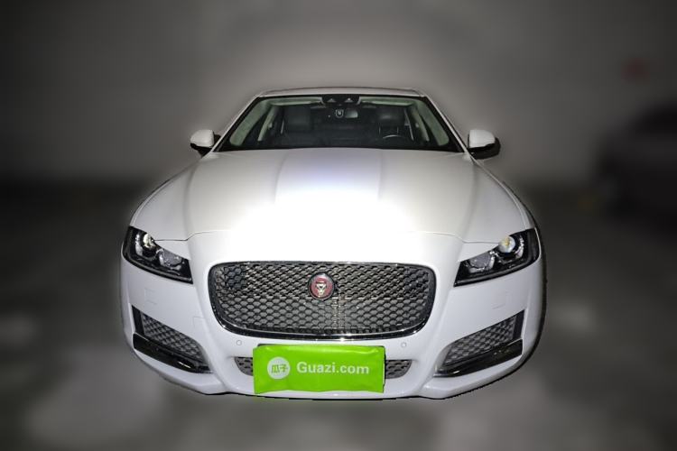 Used Jaguar XFL 2017 XFL 2.0T 200PS Windflower Edition Front
