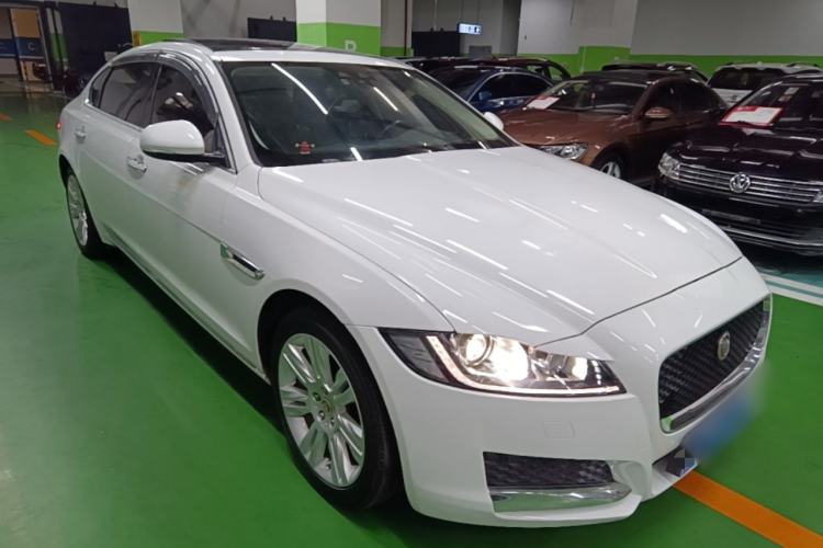 Used Jaguar XFL 2017 XFL 2.0T 240PS Luxury Edition Front Right 45 Deg