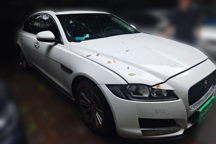 Used Jaguar XFL 2017 XFL 2.0T 240PS Luxury Edition Front Right 45 Deg
