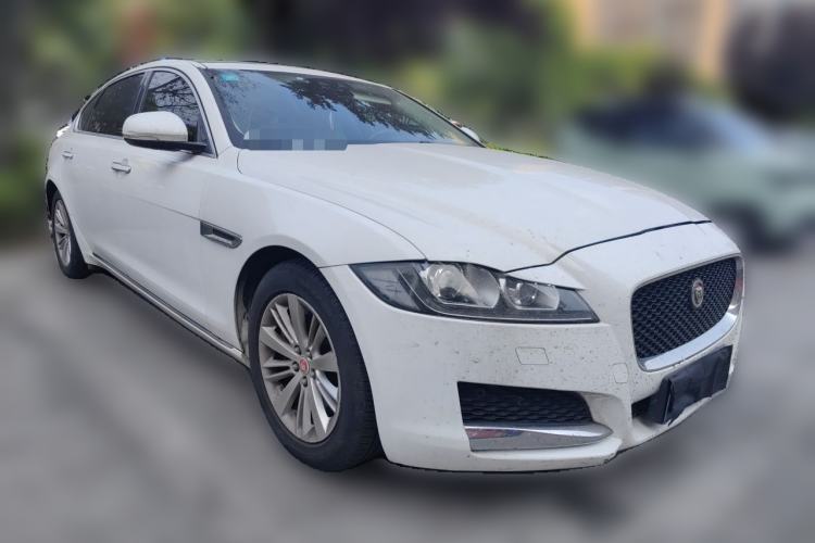 Used Jaguar XFL 2017 XFL 2.0T 240PS Premium Edition Front Right 45 Deg