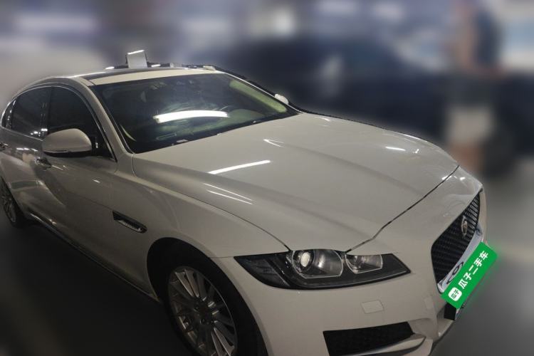 Used Jaguar XFL 2017 XFL 2.0T 200PS Luxury Edition Front Right 45 Deg