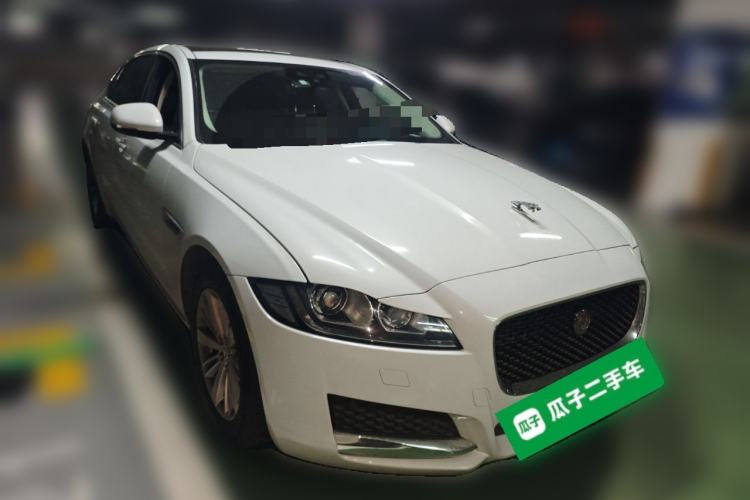 Used Jaguar XFL 2017 XFL 2.0T 240PS Luxury Edition Front Right 45 Deg