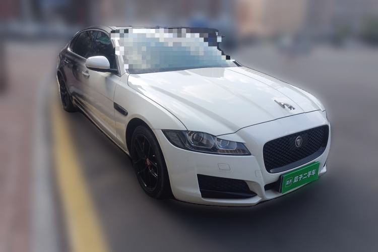 Used Jaguar XFL 2017 XFL 2.0T 240PS Premium Edition Front Right 45 Deg