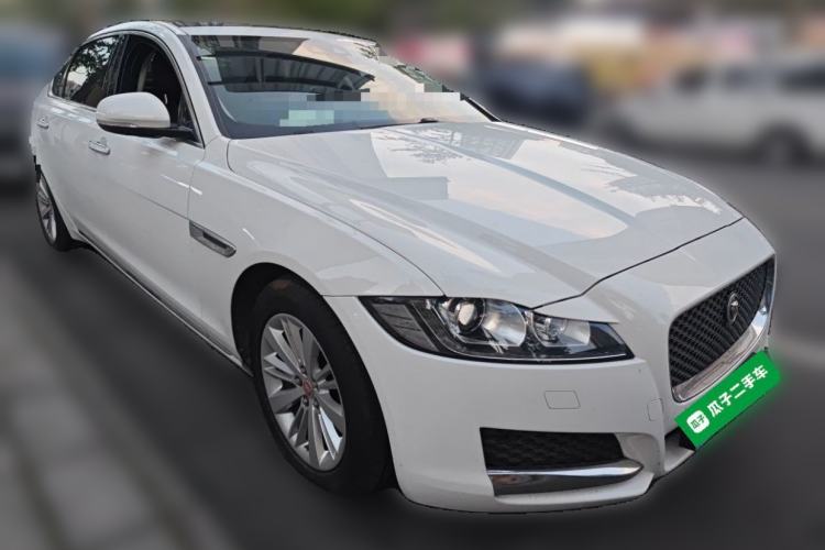 Used Jaguar XFL 2017 XFL 2.0T 240PS Luxury Edition Front Right 45 Deg