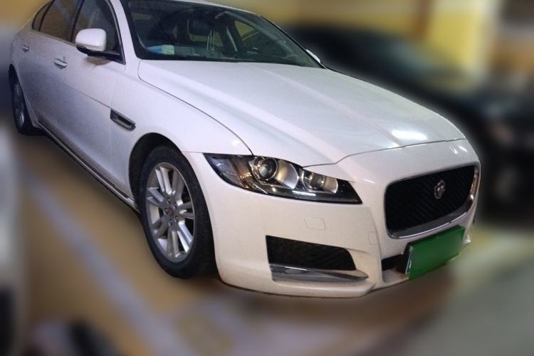 Used Jaguar XFL 2017 XFL 2.0T 200PS Luxury Edition Front Right 45 Deg