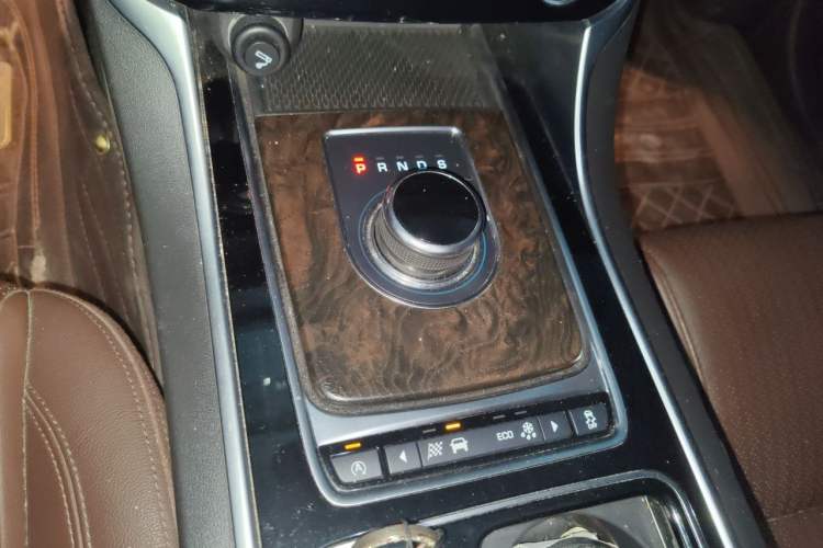 Used Jaguar XFL 2017 XFL 2.0T 240PS Luxury Edition Gear Lever