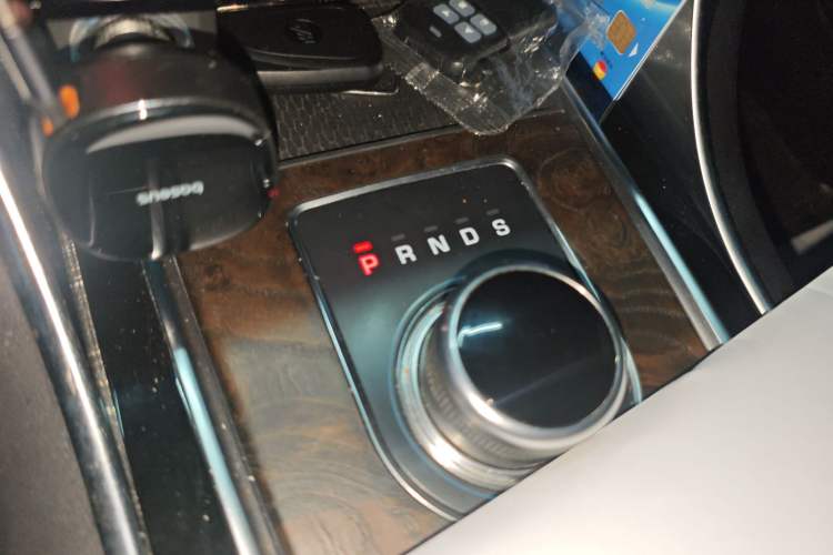 Used Jaguar XFL 2017 XFL 2.0T 240PS Luxury Edition Gear Lever