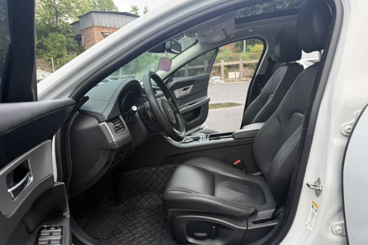 Used Jaguar XFL 2017 XFL 2.0T 200PS Windflower Edition Interior 2