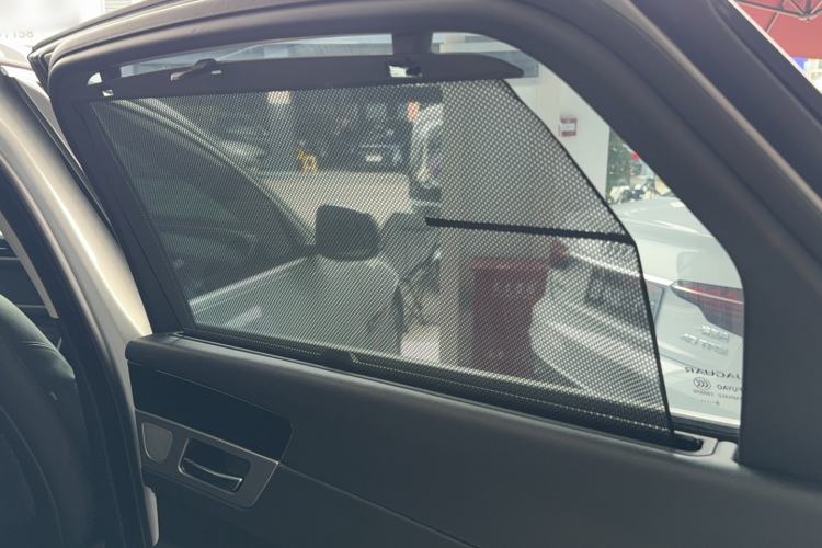 Used Jaguar XFL 2017 XFL 2.0T 200PS Windflower Edition Interior 5