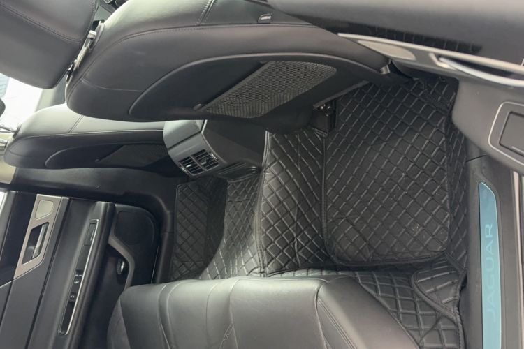 Used Jaguar XFL 2017 XFL 2.0T 200PS Windflower Edition Interior 8