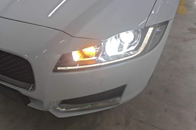 Used Jaguar XFL 2017 XFL 2.0T 200PS Luxury Edition Left Front Headlight