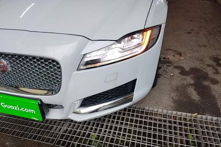 Used Jaguar XFL 2017 XFL 3.0 SC 340 PS Premium Edition Left Front Headlight