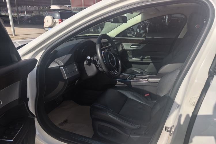 Used Jaguar XFL 2017 XFL 2.0T 240PS Luxury Edition Left Front Seat