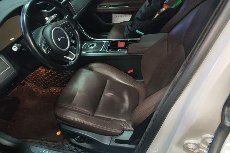 Used Jaguar XFL 2017 XFL 2.0T 240PS Premium Edition Left Front Seat