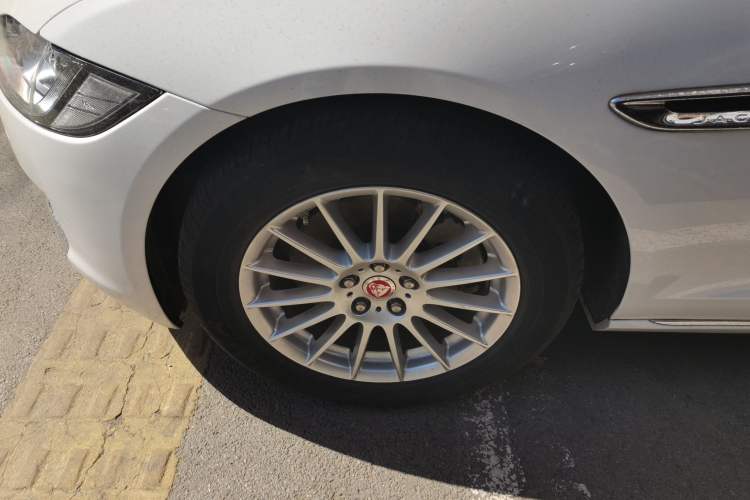 Used Jaguar XFL 2017 XFL 2.0T 200PS Luxury Edition Left Front Wheel Hub