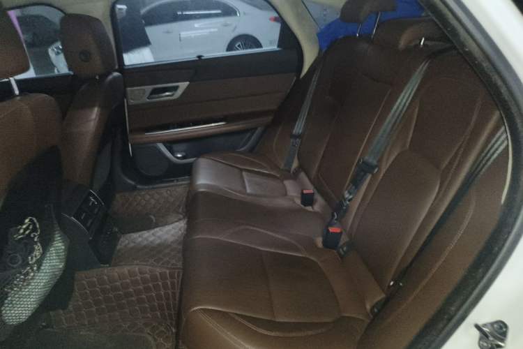 Used Jaguar XFL 2017 XFL 2.0T 240PS Luxury Edition Left Rear Seat