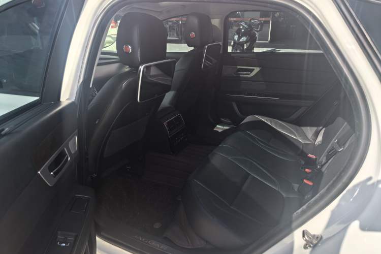 Used Jaguar XFL 2017 XFL 2.0T 240PS Luxury Edition Left Rear Seat