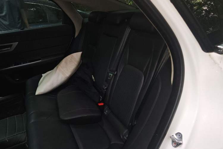 Used Jaguar XFL 2017 XFL 2.0T 240PS Luxury Edition Left Rear Seat