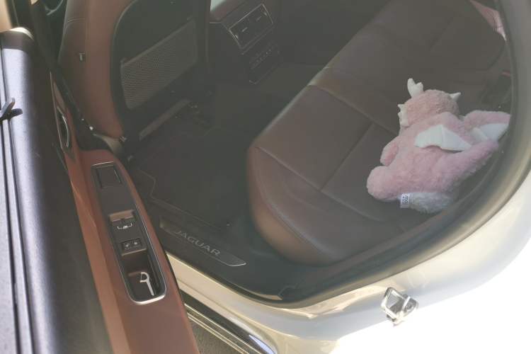 Used Jaguar XFL 2017 XFL 2.0T 200PS Luxury Edition Left Rear Seat
