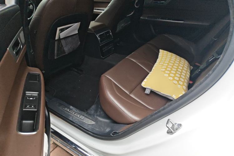 Used Jaguar XFL 2017 XFL 2.0T 240PS Luxury Edition Left Rear Seat