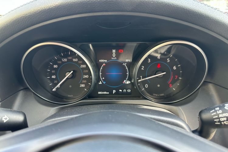 Used Jaguar XFL 2017 XFL 2.0T 200PS Luxury Edition Odometer Close Up