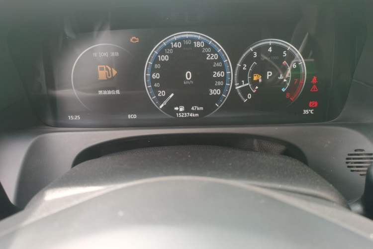 Used Jaguar XFL 2017 XFL 2.0T 240PS Premium Edition Odometer Close Up