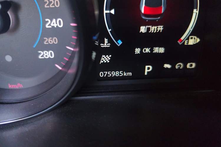 Used Jaguar XFL 2017 XFL 2.0T 240PS Luxury Edition Odometer Close Up