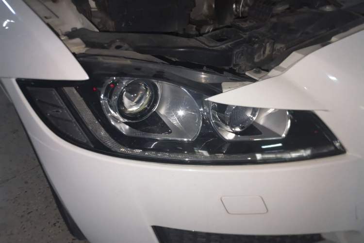 Used Jaguar XFL 2017 XFL 2.0T 240PS Luxury Edition Right Front Headlight