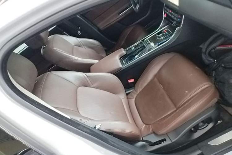 Used Jaguar XFL 2017 XFL 3.0 SC 340 PS Premium Edition Right Front Seat