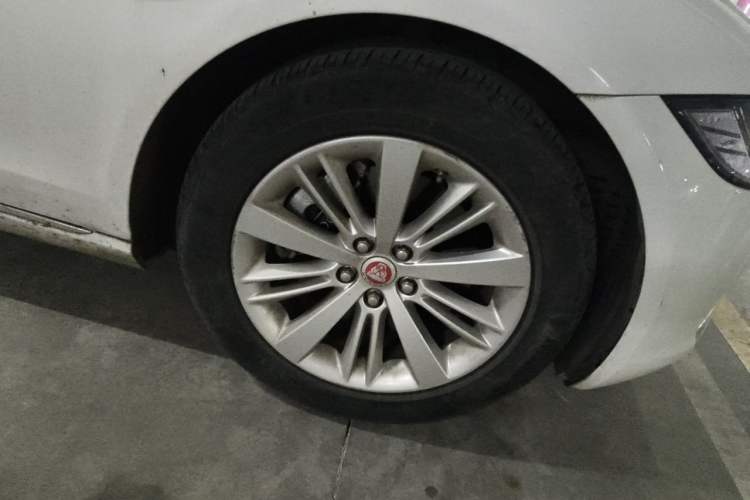 Used Jaguar XFL 2017 XFL 2.0T 240PS Luxury Edition Right Front Wheel Hub