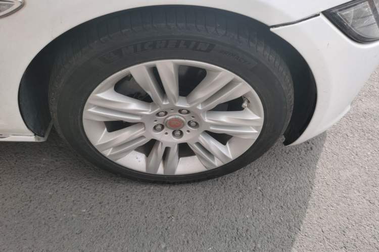 Used Jaguar XFL 2017 XFL 2.0T 240PS Premium Edition Right Front Wheel Hub