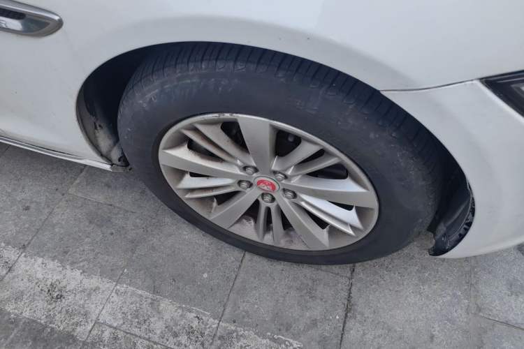 Used Jaguar XFL 2017 XFL 2.0T 240PS Premium Edition Right Front Wheel Hub