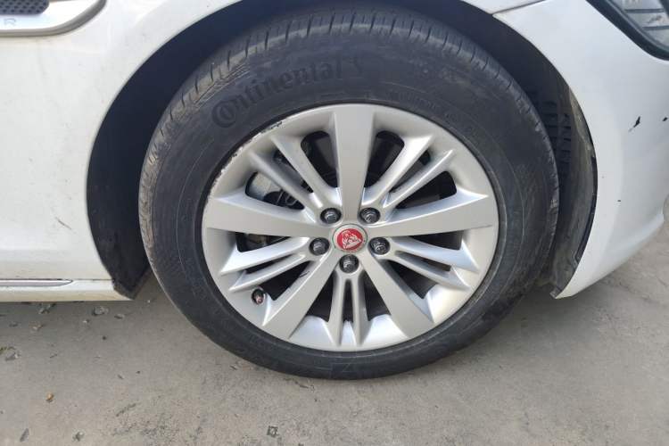 Used Jaguar XFL 2017 XFL 2.0T 240PS Luxury Edition Right Front Wheel Hub