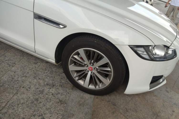Used Jaguar XFL 2017 XFL 2.0T 240PS Luxury Edition Right Front Wheel Hub