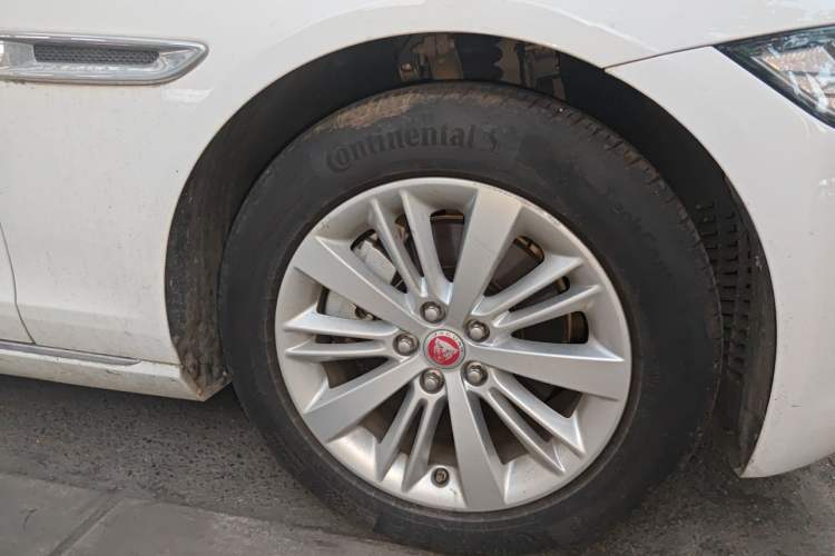 Used Jaguar XFL 2017 XFL 2.0T 240PS Luxury Edition Right Front Wheel Hub