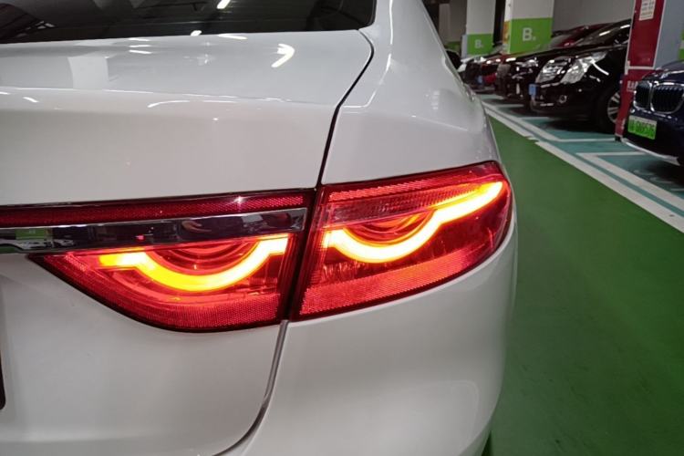 Used Jaguar XFL 2017 XFL 2.0T 240PS Luxury Edition Right Rear Taillight
