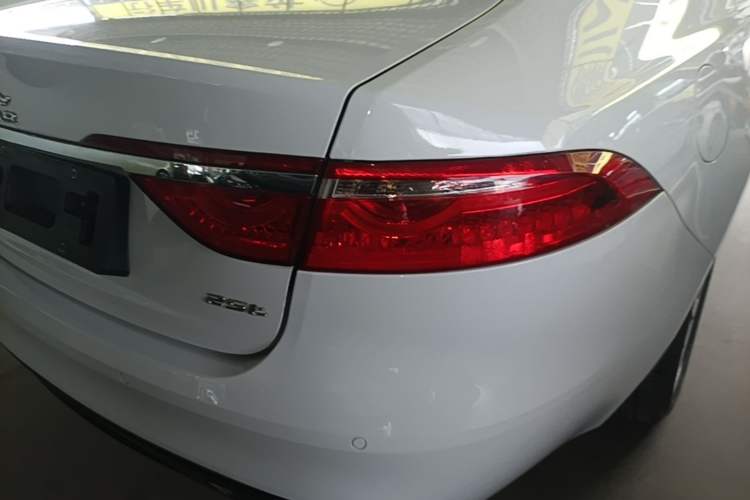 Used Jaguar XFL 2017 XFL 2.0T 240PS Luxury Edition Right Rear Taillight