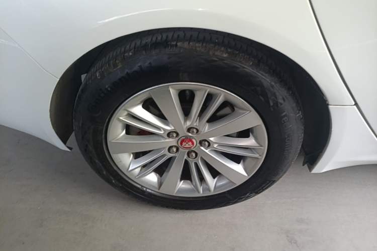 Used Jaguar XFL 2017 XFL 2.0T 240PS Luxury Edition Right Rear Wheel Hub