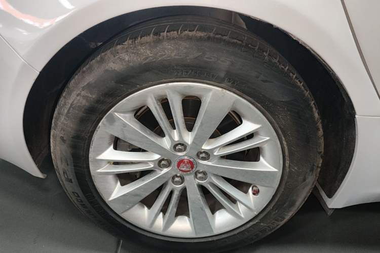 Used Jaguar XFL 2017 XFL 2.0T 240PS Premium Edition Right Rear Wheel Hub