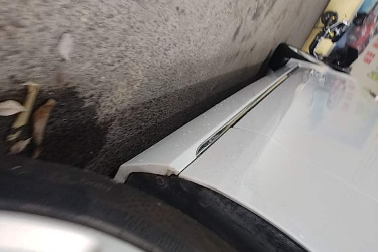 Used Jaguar XFL 2017 XFL 3.0 SC 340 PS Premium Edition Right Side Sill