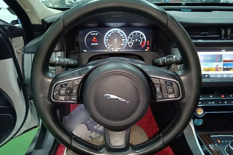 Used Jaguar XFL 2017 XFL 2.0T 240PS Luxury Edition Steering Wheel