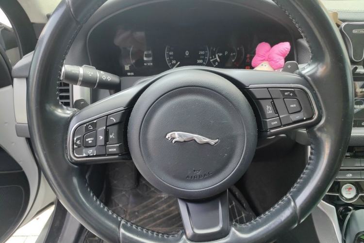 Used Jaguar XFL 2017 XFL 2.0T 240PS Premium Edition Steering Wheel