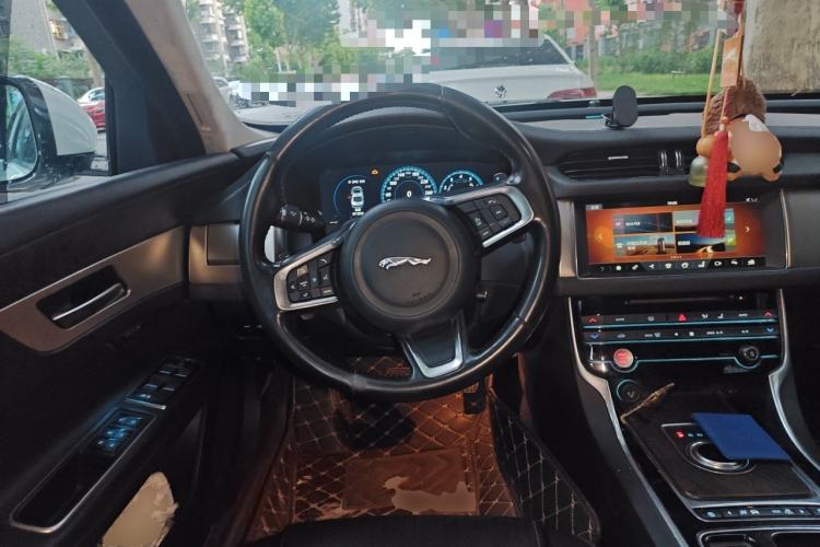 Used Jaguar XFL 2017 XFL 2.0T 240PS Luxury Edition Steering Wheel