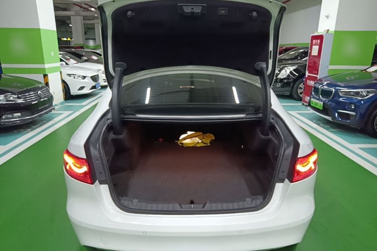 Used Jaguar XFL 2017 XFL 2.0T 240PS Luxury Edition Trunk