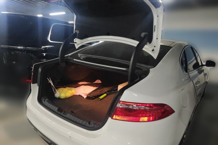 Used Jaguar XFL 2017 XFL 2.0T 200PS Luxury Edition Trunk