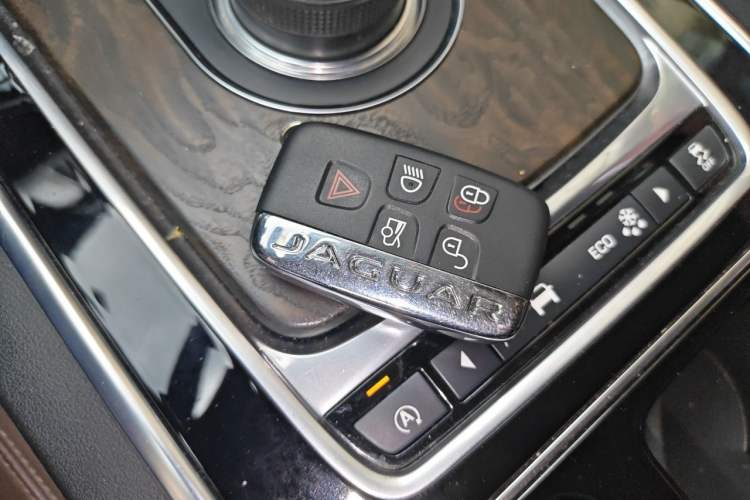 Used Jaguar XFL 2017 XFL 2.0T 240PS Luxury Edition Vehicle Key