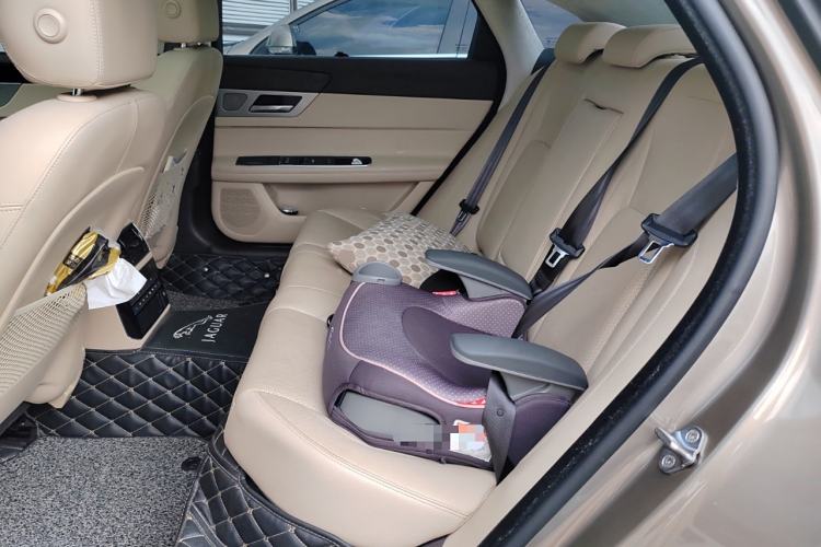 Used Jaguar XFL 2017 XFL 2.0T 240PS Luxury Edition Interior 2