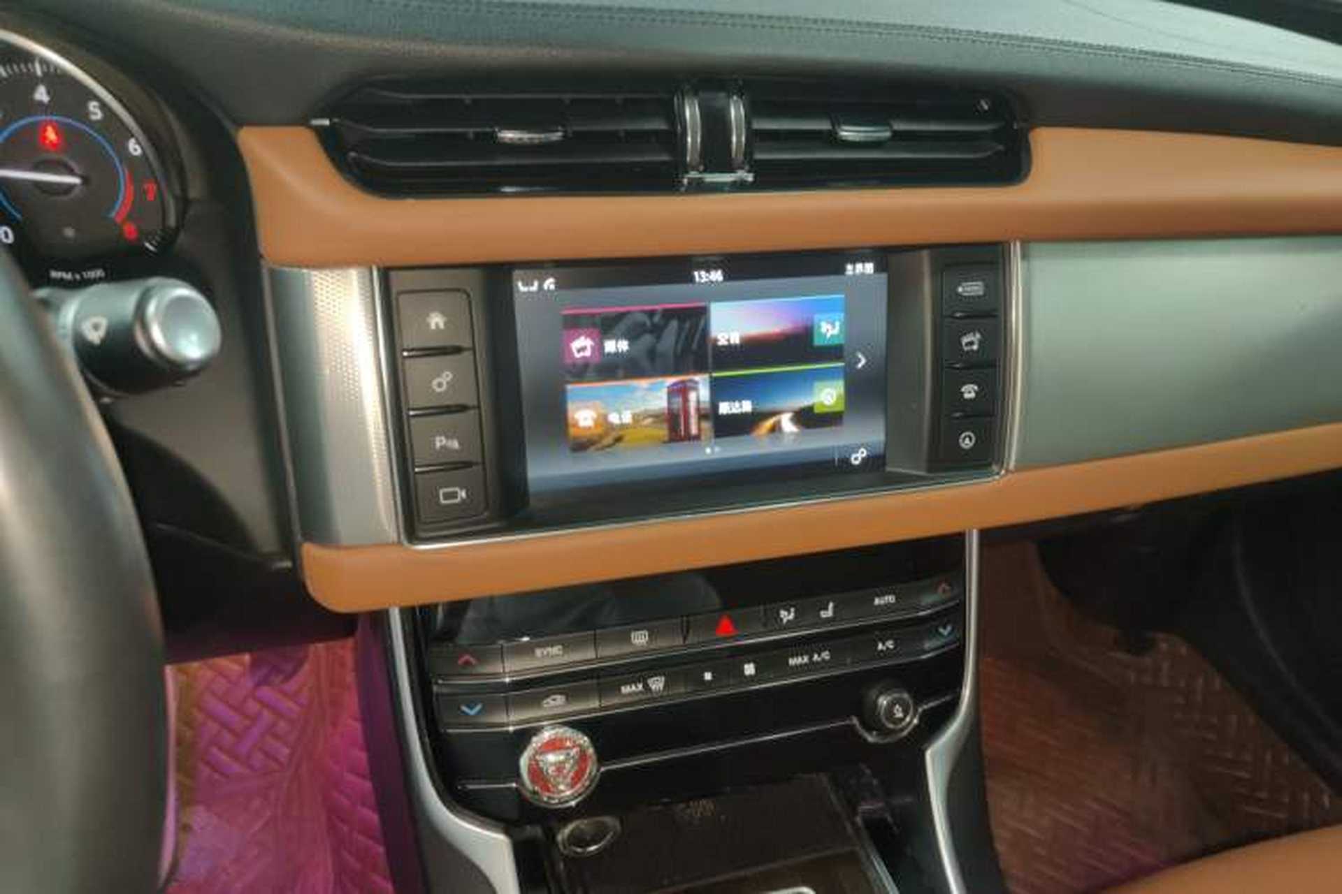 Used Jaguar XFL 2018 XFL 2.0T 200PS Elite Edition Audio And AC Panel