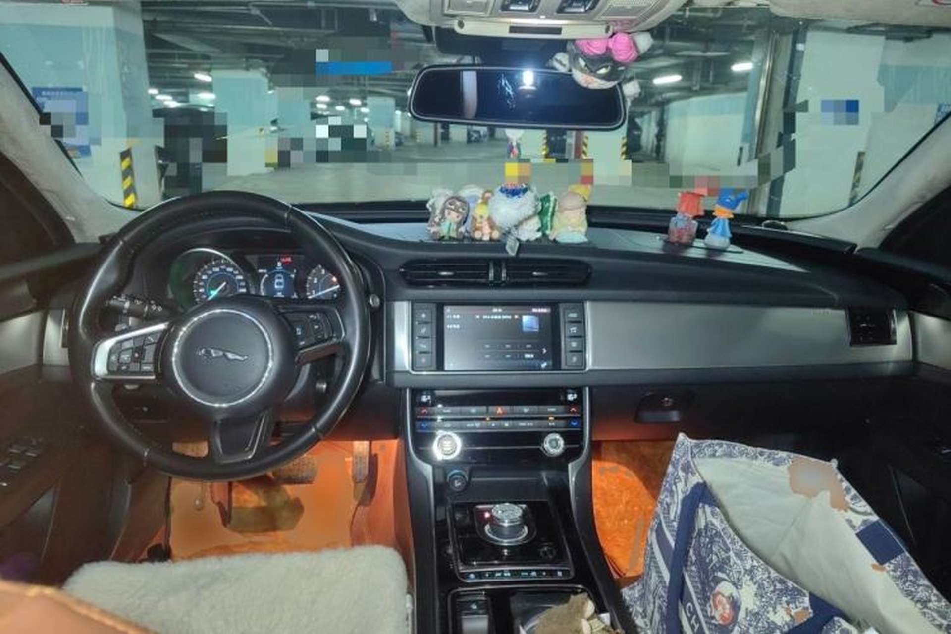 Used Jaguar XFL 2018 XFL 2.0T 200PS Luxury Edition Center Console